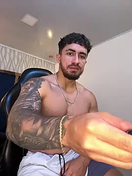 Snapshot of Brad_Summer chatting on November 4, 2025, 5:23 pm Brad Summer online show from November 4, 2025, 5:23 pm