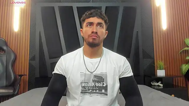 Snapshot of Brad_Summer chatting on November 5, 2025, 5:13 pm Brad Summer online show from November 5, 2025, 5:13 pm