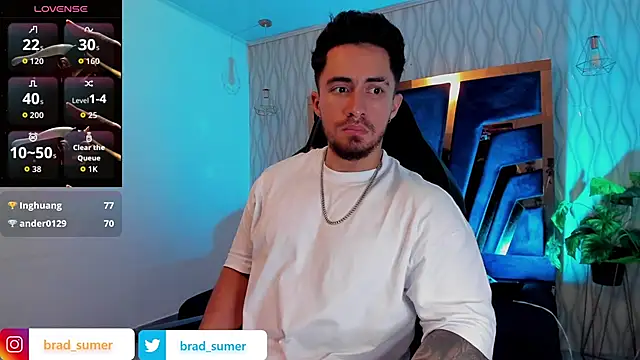 Snapshot of Brad_Summer chatting on November 13, 2025, 5:23 pm Brad Summer online show from November 13, 2025, 5:23 pm