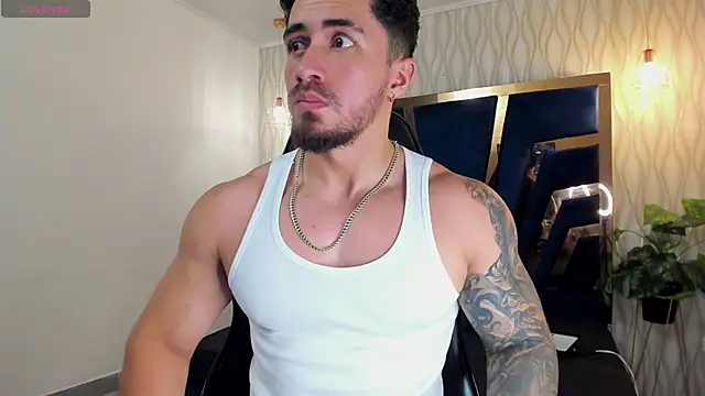 Snapshot of Brad_Summer chatting on November 17, 2025, 5:30 pm Brad Summer online show from November 17, 2025, 5:30 pm