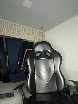 Snapshot of Brad_Summer chatting on November 21, 2025, 5:22 pm Brad Summer online show from November 21, 2025, 5:22 pm