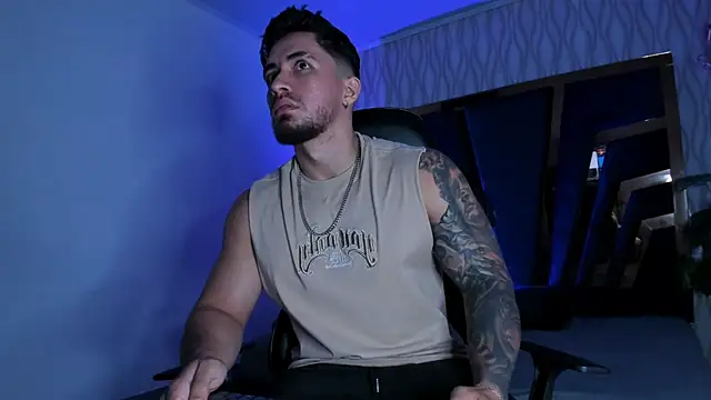 Snapshot of Brad_Summer chatting on November 28, 2025, 5:26 pm Brad Summer online show from November 28, 2025, 5:26 pm