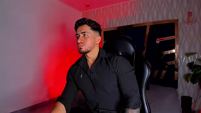 Snapshot of Brad_Summer chatting on December 15, 2025, 5:17 pm Brad Summer online show from December 15, 2025, 5:17 pm