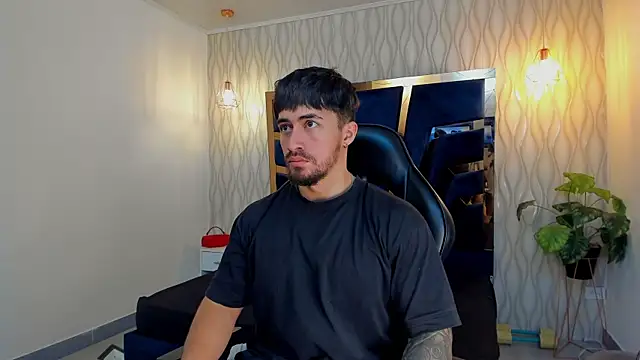 Snapshot of Brad_Summer chatting on January 13, 2026, 5:29 pm Brad Summer online show from January 13, 2026, 5:29 pm