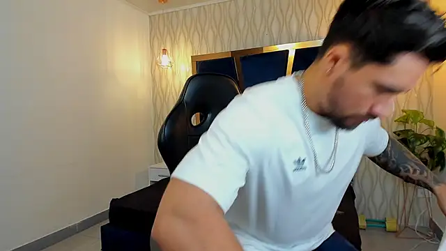 Snapshot of Brad_Summer chatting on January 14, 2026, 5:18 pm Brad Summer online show from January 14, 2026, 5:18 pm