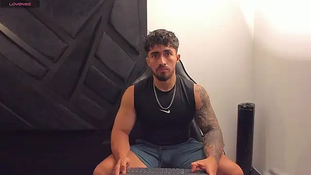 Snapshot of Brad_Summer chatting on February 14, 2026, 5:37 am Brad Summer online show from February 14, 2026, 5:37 am