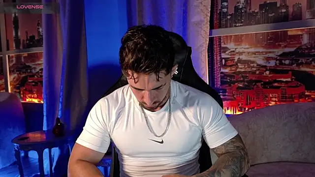 Snapshot of Brad_Summer chatting on June 3, 2026, 5:51 pm Brad Summer online show from June 3, 2026, 5:51 pm