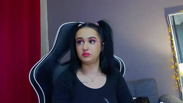 Snapshot of Eva_Lovvia_ chatting on February 19, 2025, 11:04 pm Eva Lovvia online show from February 19, 2025, 11:04 pm