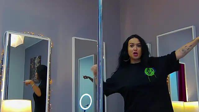 Snapshot of Eva_Lovvia_ chatting on February 26, 2025, 1:43 am Eva Lovvia online show from February 26, 2025, 1:43 am