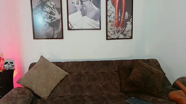 Snapshot of loretahorny chatting on October 28, 2025, 1:25 pm loretahorny online show from October 28, 2025, 1:25 pm