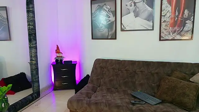 Snapshot of loretahorny chatting on November 26, 2025, 1:23 pm loretahorny online show from November 26, 2025, 1:23 pm