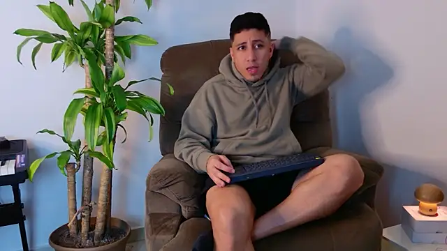 Fraannco online show from October 22, 2025, 1:39 am