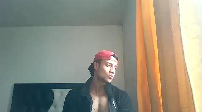 davidcr89 online show from February 2, 2025, 7:14 pm