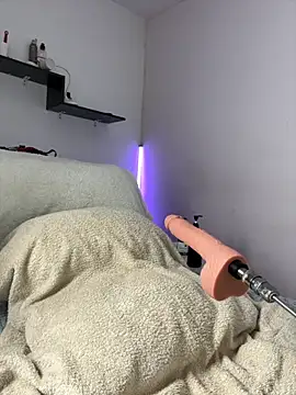 darkdesire 01 online show from October 28, 2025, 2:48 am