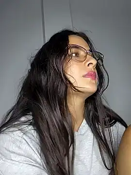 baaby-miiaa online show from March 8, 2025, 9:28 am