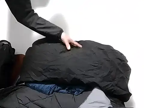 PerroDemonioHot online show from February 12, 2026, 9:10 pm