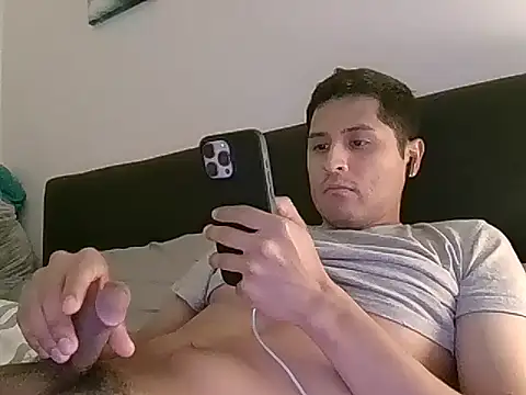 PerroDemonioHot online show from June 3, 2026, 4:37 am