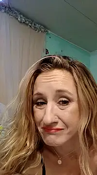 Snapshot of hunybunz69 chatting on January 27, 2025, 7:14 am hunybunz69 online show from January 27, 2025, 7:14 am