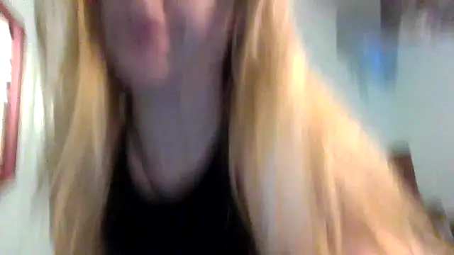 Snapshot of hunybunz69 chatting on February 23, 2025, 8:28 am hunybunz69 online show from February 23, 2025, 8:28 am