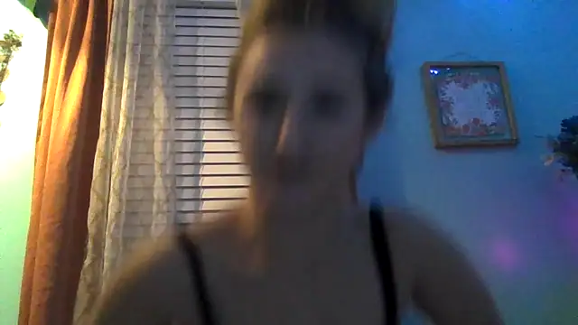 Snapshot of hunybunz69 chatting on March 2, 2025, 8:05 am hunybunz69 online show from March 2, 2025, 8:05 am
