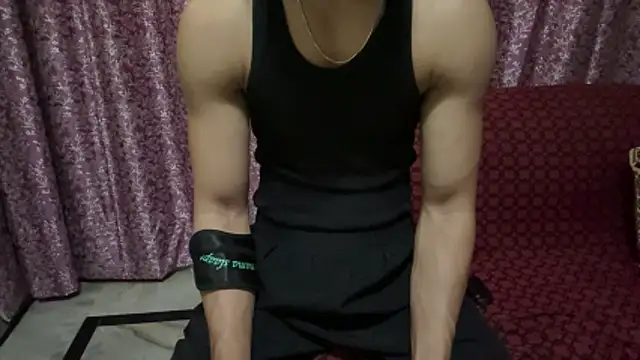 hot hunk boy online show from March 1, 2026, 10:06 am