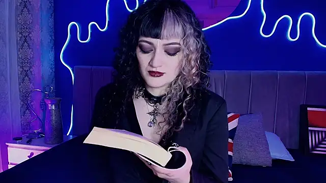 Snapshot of JeanneSabatier chatting on June 6, 2026, 7:40 pm JeanneSabatier online show from June 6, 2026, 7:40 pm