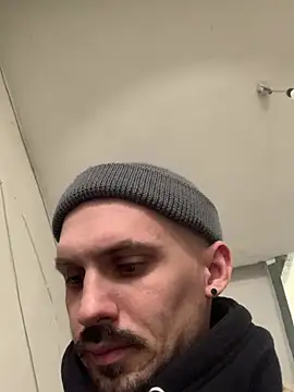 AssHunter4k online show from March 4, 2025, 9:29 am