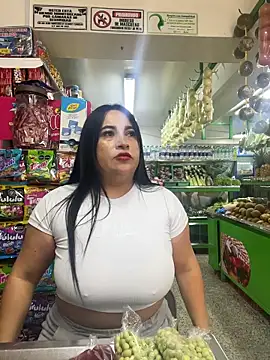 Snapshot of Miia_Jazmin chatting on November 7, 2025, 5:13 pm Miia Jazmin online show from November 7, 2025, 5:13 pm