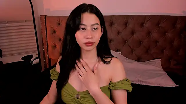 hannah brady online show from March 12, 2025, 12:10 am