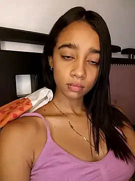 Zoe Sweett18 online show from March 25, 2026, 6:14 pm