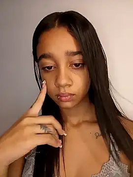 Zoe Sweett18 online show from April 18, 2026, 6:45 pm