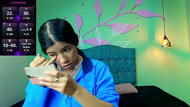 Connie Bell online show from November 6, 2025, 7:37 pm