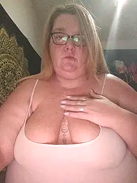 diosacurvy1984 online show from November 20, 2025, 11:15 pm