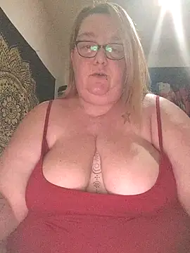 diosacurvy1984 online show from November 22, 2025, 9:14 pm