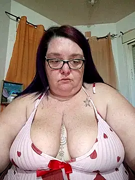 diosacurvy1984 online show from February 20, 2026, 7:43 am