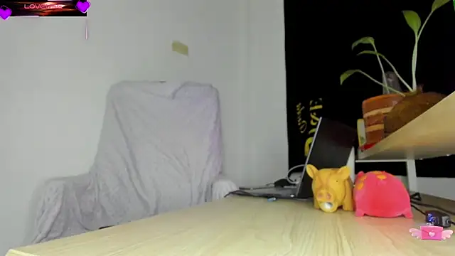 VioletParkker online show from April 20, 2026, 2:03 am