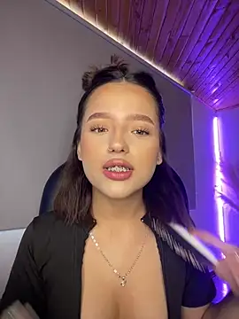 Sofia18 pinkk online show from March 13, 2026, 7:53 pm