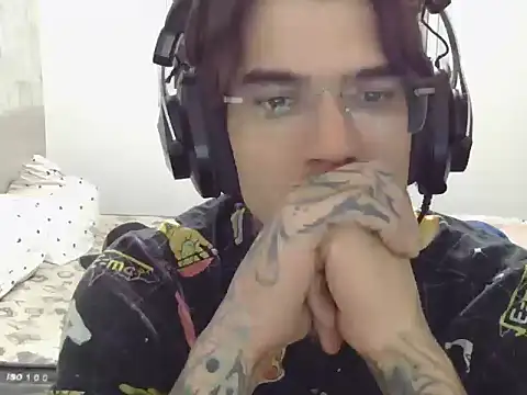 Snapshot of smokingink chatting on April 29, 2026, 1:21 am smokingink online show from April 29, 2026, 1:21 am