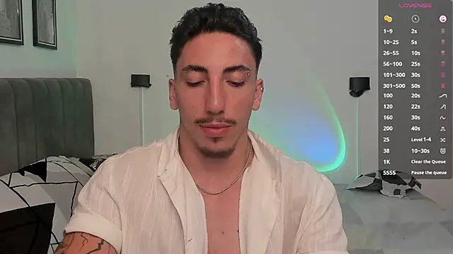 dylanspencer28 online show from January 25, 2025, 10:29 am