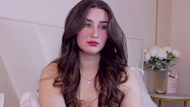 Snapshot of KiraBarlows chatting on February 6, 2025, 10:53 pm KiraBarlows online show from February 6, 2025, 10:53 pm
