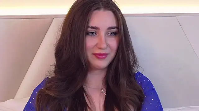 Snapshot of KiraBarlows chatting on February 19, 2025, 12:46 am KiraBarlows online show from February 19, 2025, 12:46 am