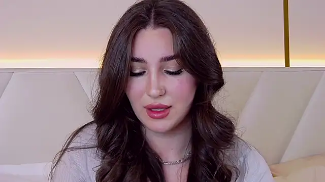 Snapshot of KiraBarlows chatting on February 24, 2025, 10:14 pm KiraBarlows online show from February 24, 2025, 10:14 pm