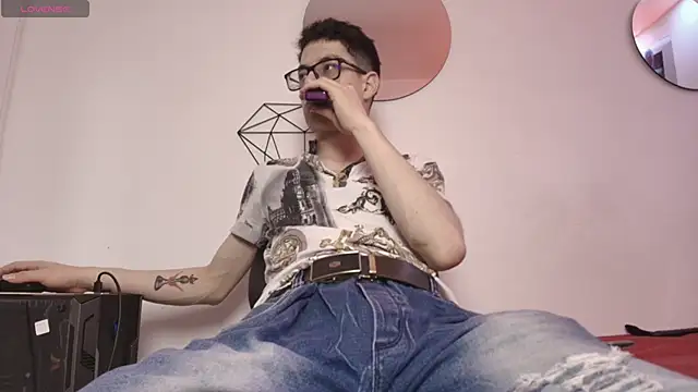 wolfandsky online show from September 12, 2025, 11:32 am