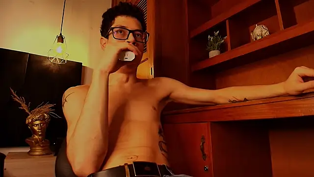 wolfandsky online show from October 9, 2025, 11:41 am