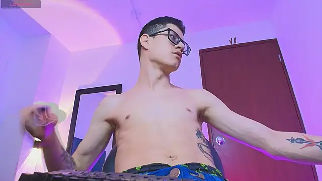 wolfandsky online show from February 3, 2026, 11:37 am