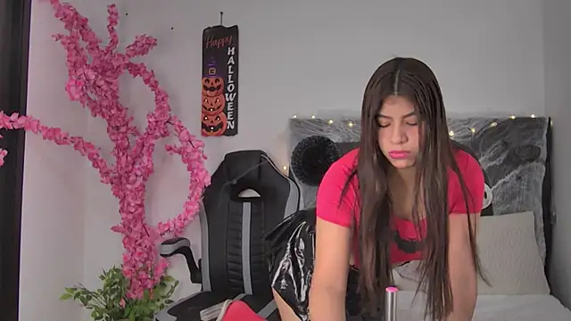 AmandaBrooks 18 online show from October 6, 2025, 3:26 am