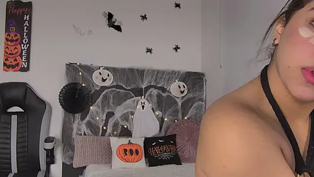 AmandaBrooks 18 online show from October 12, 2025, 1:04 am