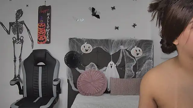 AmandaBrooks 18 online show from October 22, 2025, 12:55 am