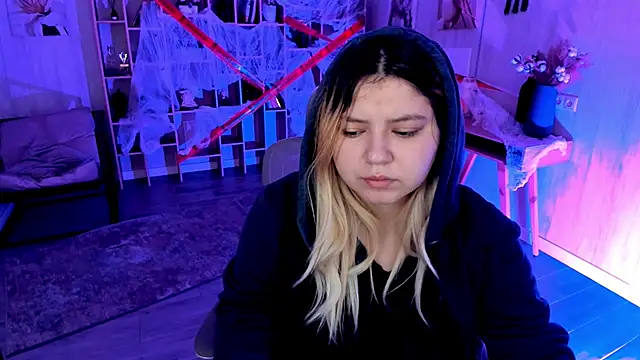 DiaAngell online show from November 2, 2025, 10:56 pm