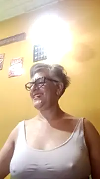 ilonna2025 online show from January 28, 2025, 3:15 am